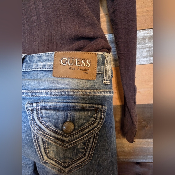 Guess Jeans - Picture 13 of 15